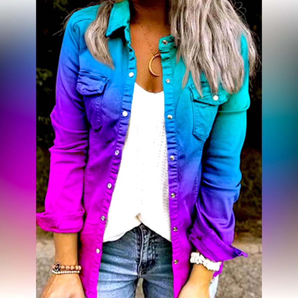 🚨NEW LISTING 🚨
Gradient Snap Button Pocket Ruffled Long Sleeve Jacket